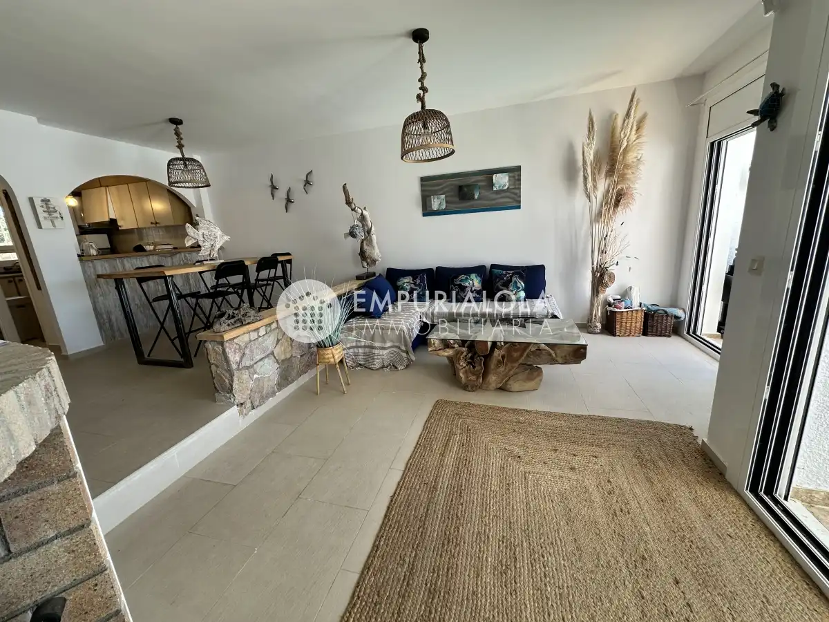 Sala de estar de Casa o chalet en venta en Empuriabrava con Aire acondicionado, Piscina y Amueblado