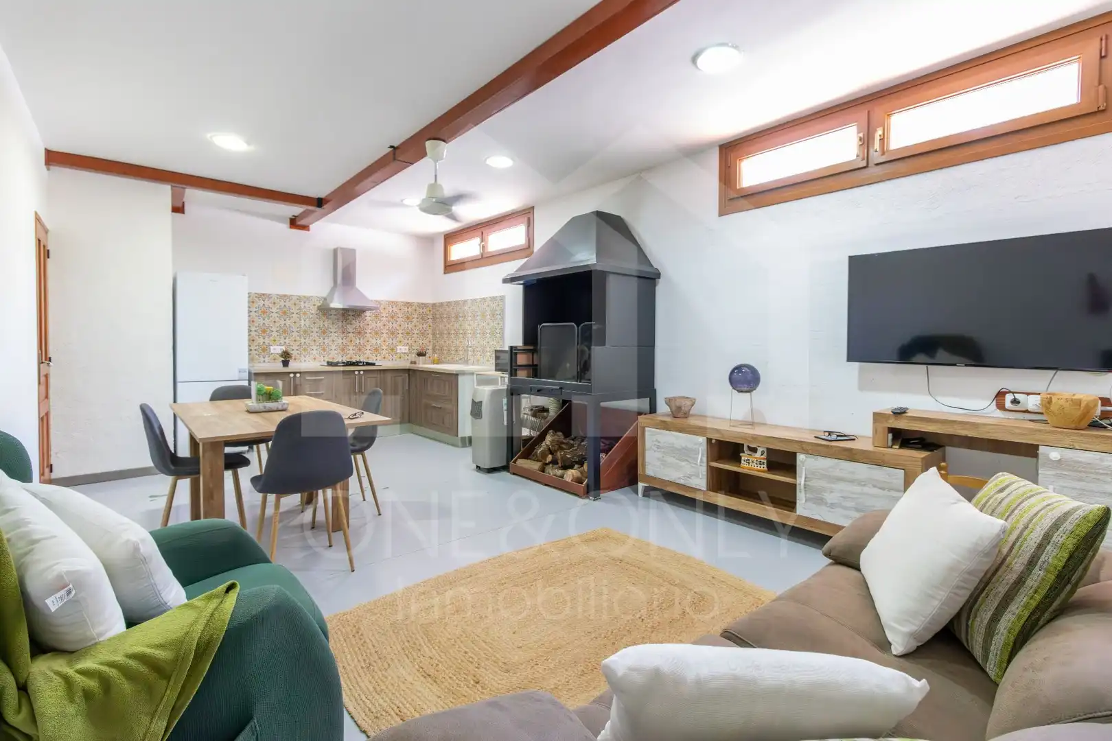 Sala d'estar de Casa o xalet en venda en Mont-roig del Camp amb Aire condicionat, Calefacció i Jardí privat