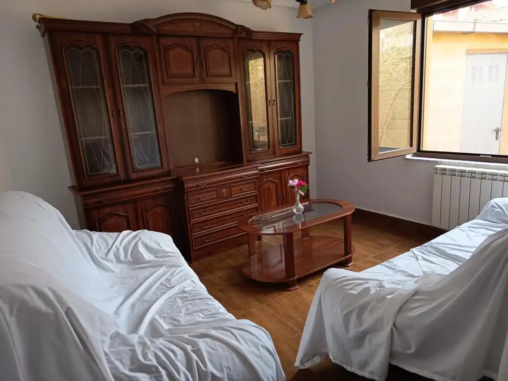 Habitación de Casa o chalet en venta en Avilés con Amueblado