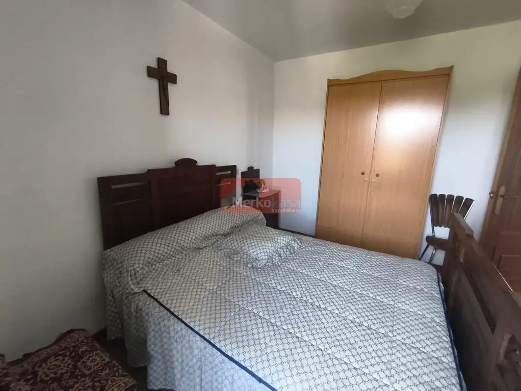 Habitación de Finca rústica en venta en Lugo con Terraza y Amueblado