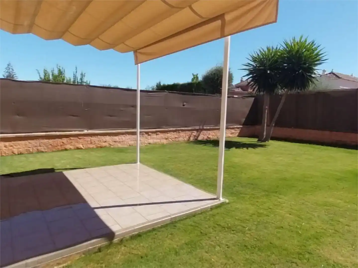 Terrassa de Casa o xalet en venda en Espartinas amb Aire condicionat, Jardí privat i Traster
