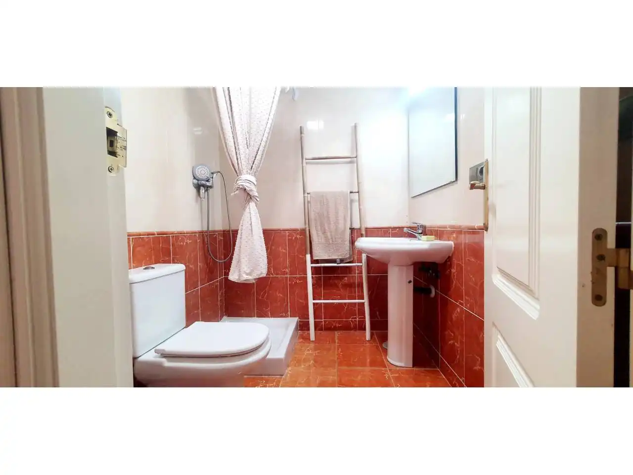 Baño de Estudio en venta en Vícar con Calefacción, Terraza y Trastero