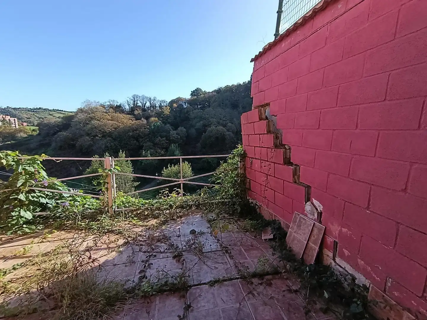 Jardí de Casa o xalet en venda en Avilés amb Calefacció, Terrassa i Traster