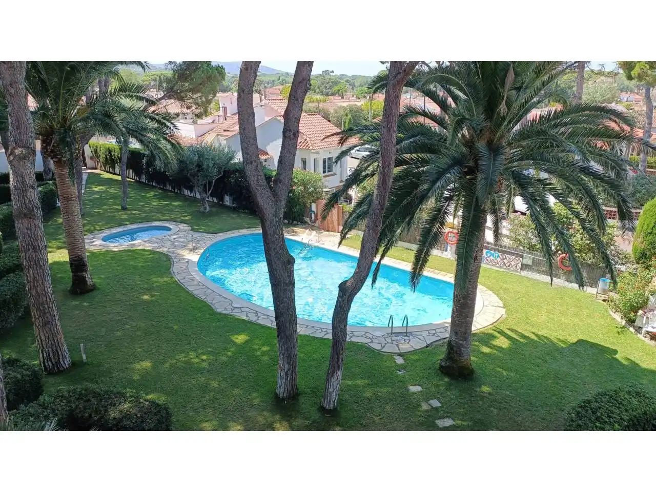 Swimming pool of Flat for sale in L'Escala  with Terrace, Furnished and Community pool