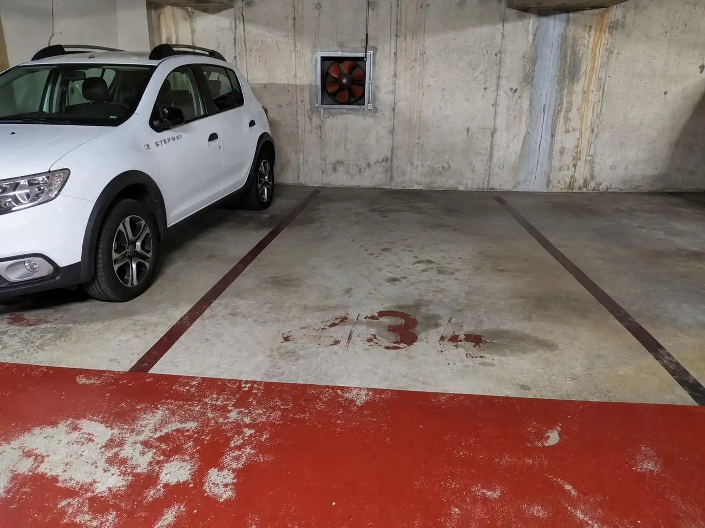 Aparcament de Garatge en venda en Barcelona