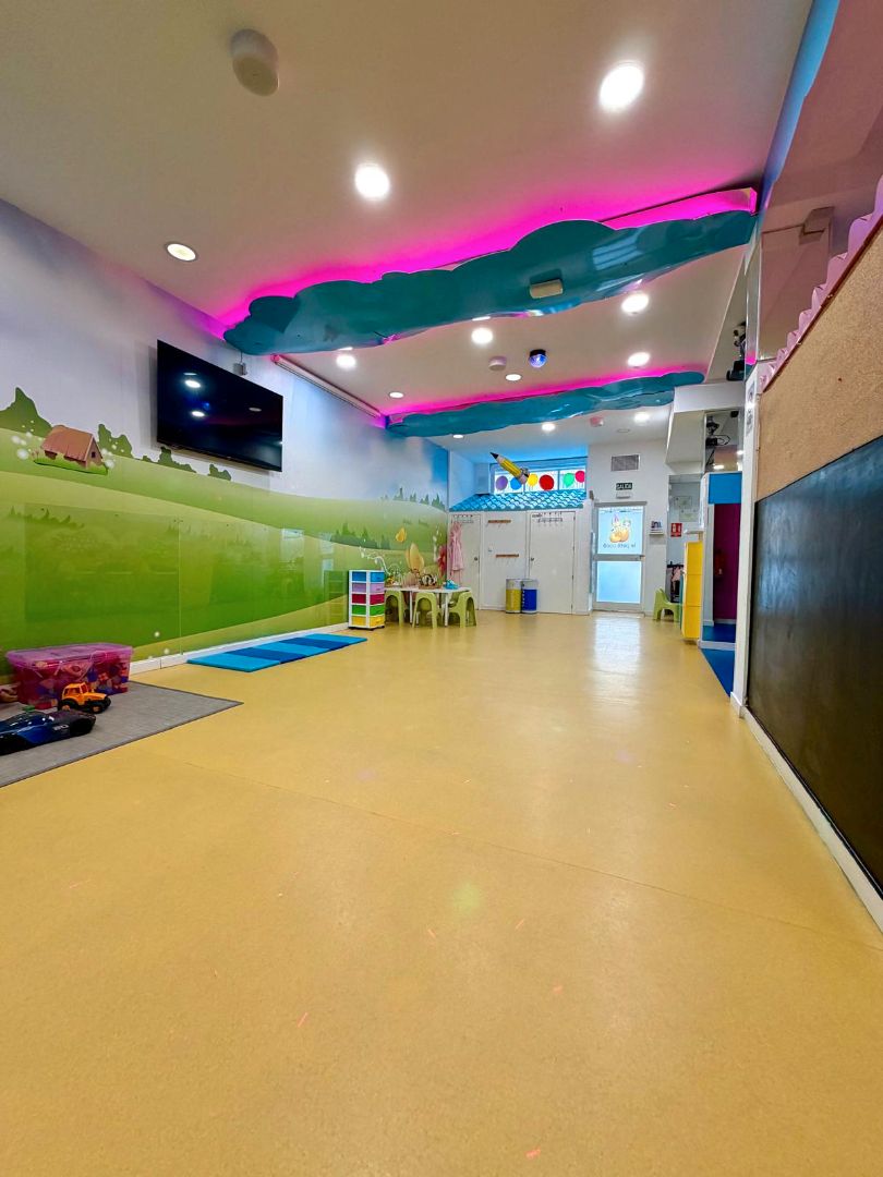 Local en venda en Fuengirola amb Aire condicionat, Calefacció i Moblat