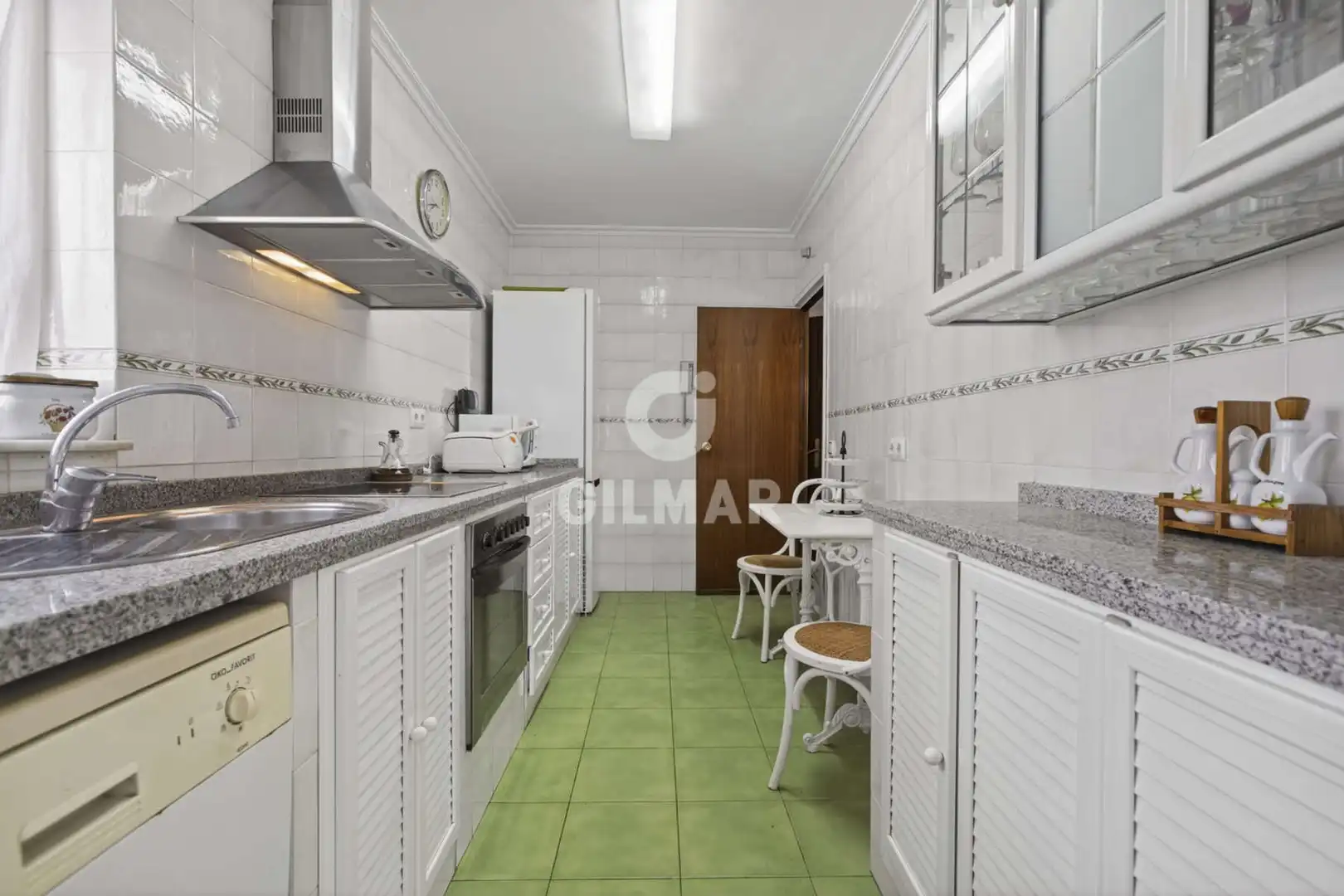 Cocina de Piso en venta en Sevilla con Calefacción y Balcón