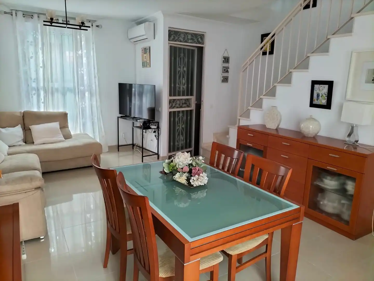 Sala de estar de Casa o chalet en venta en Camas con Aire acondicionado y Terraza