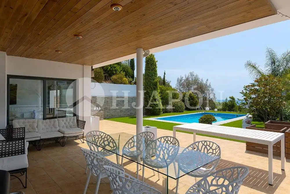 Casa amb piscina en venda a Alella