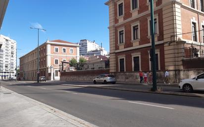 Vista exterior de Pis en venda en Valladolid Capital amb Terrassa