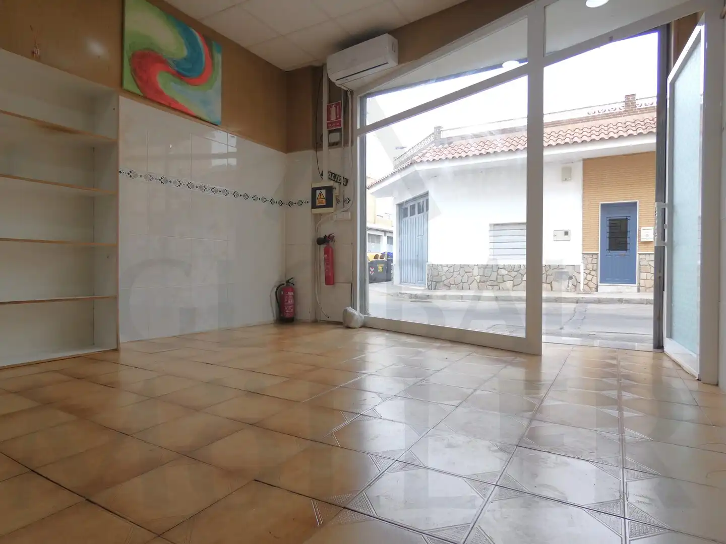 Local de lloguer a Calle Paz de Basilea, 35, Los Dolores