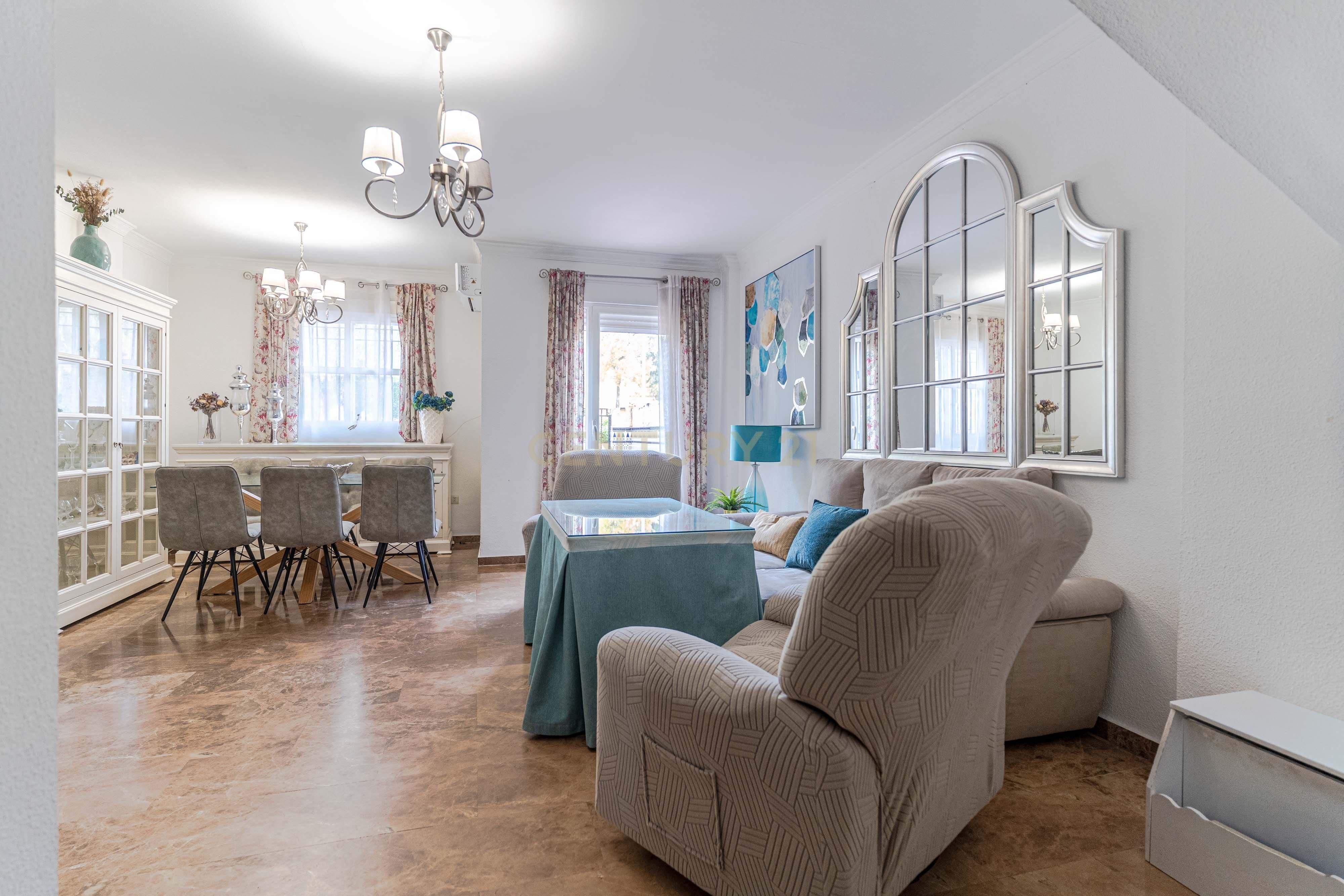 Sala de estar de Casa adosada en venta en  Granada Capital