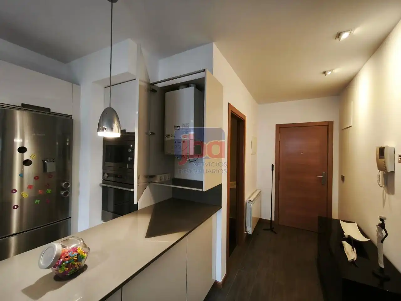 Cuina de Apartament de lloguer en Ourense Capital  amb Calefacció, Moblat i Balcó