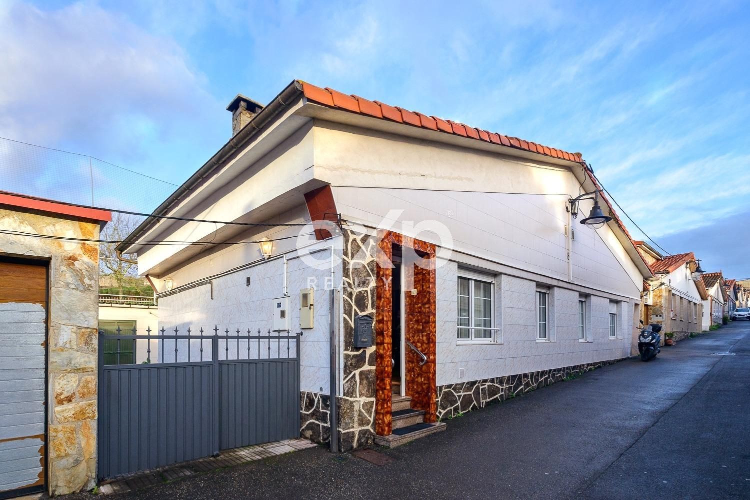 Single-family semi-detached for sale in Calle JORGE GUILLEN, 86, Santa Bárbara