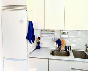 Cuina de Apartament per a compartir en  Madrid Capital amb Aire condicionat, Calefacció i Terrassa