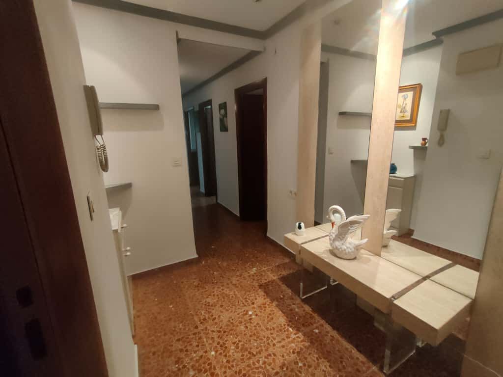 Flat for sale in  Valencia Capital  with Air Conditioner and Terrace