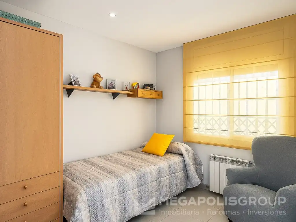Habitación de Casa o chalet en venta en Sant Vicenç Dels Horts con Jardín privado, Terraza y Piscina