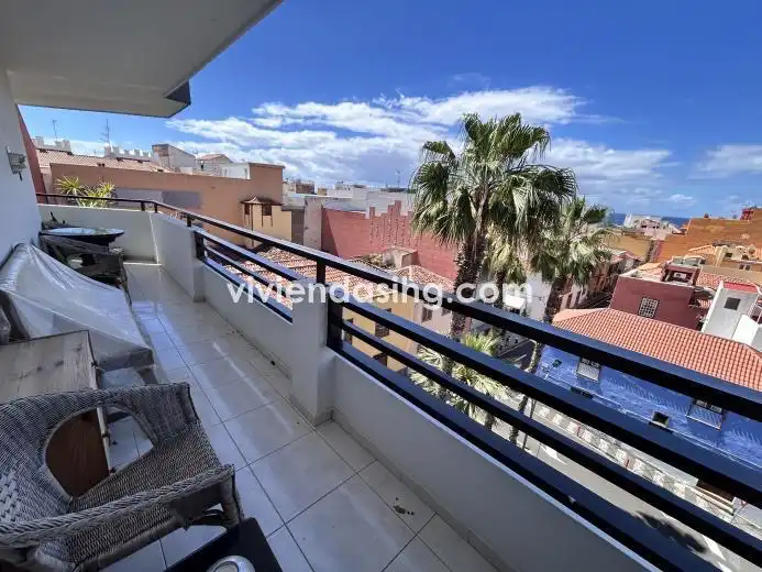 Vista exterior de Apartamento en venta en Puerto de la Cruz con Terraza, Amueblado y Horno