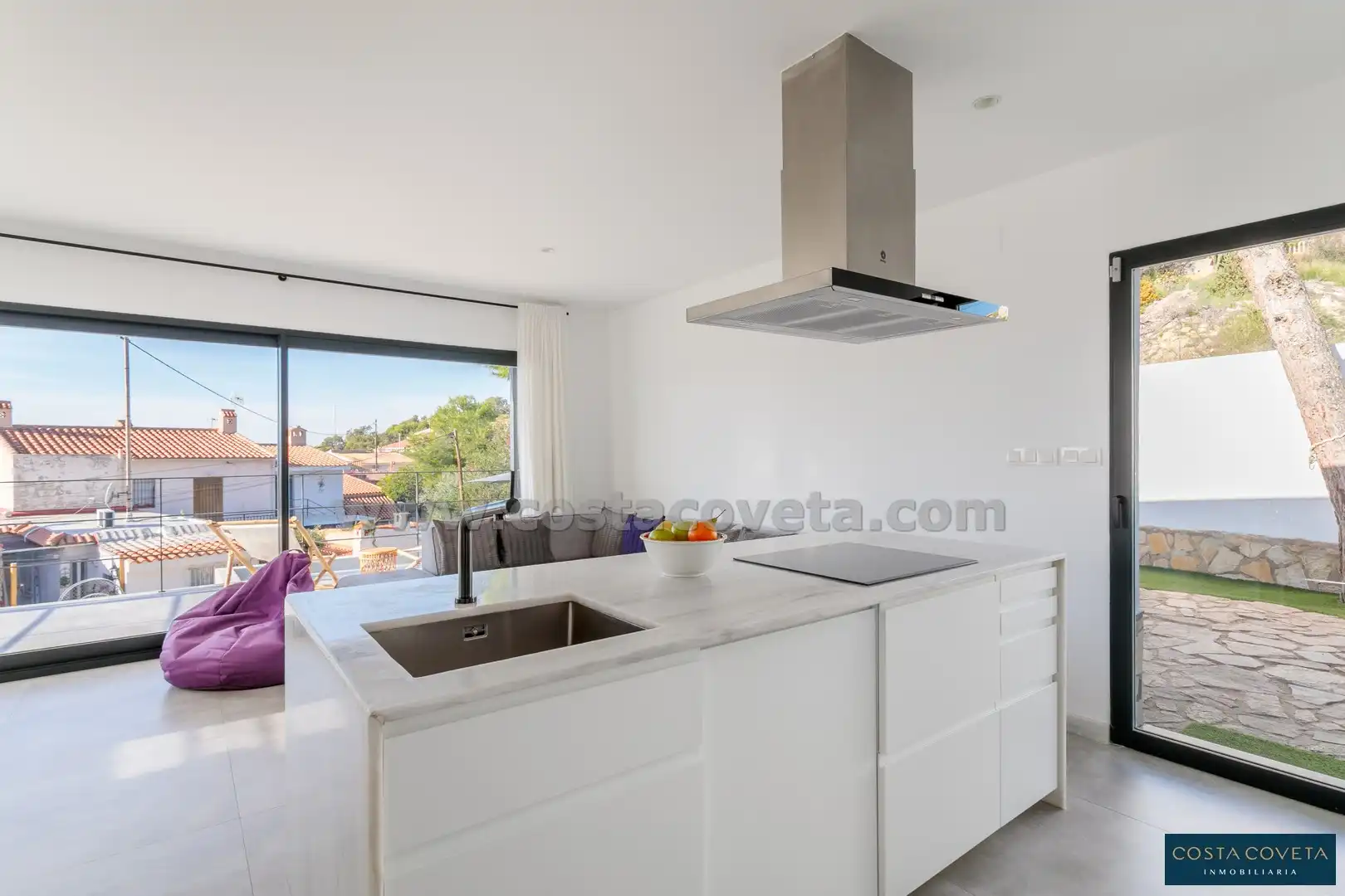 Cuina de Casa o xalet en venda en El Campello amb Aire condicionat, Jardí privat i Terrassa