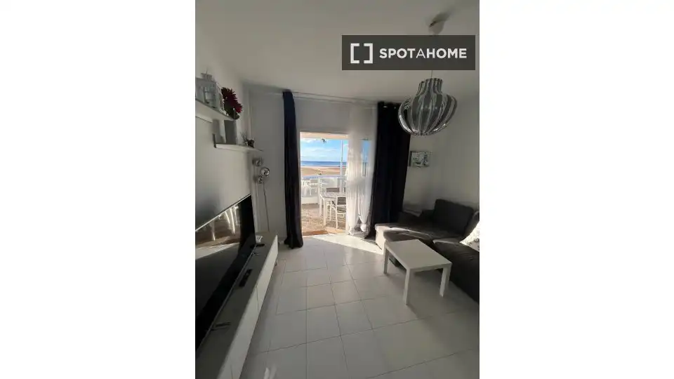 Habitación de Apartamento para compartir en San Bartolomé con Aire acondicionado, Terraza y Amueblado