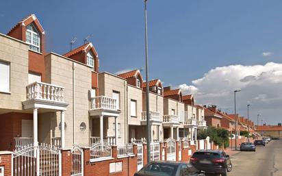 Vista exterior de Casa adosada en venda en Alcalá de Henares