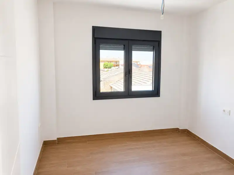 Dormitori de Pis en venda en Churriana de la Vega amb Parquet, Terrassa i Traster