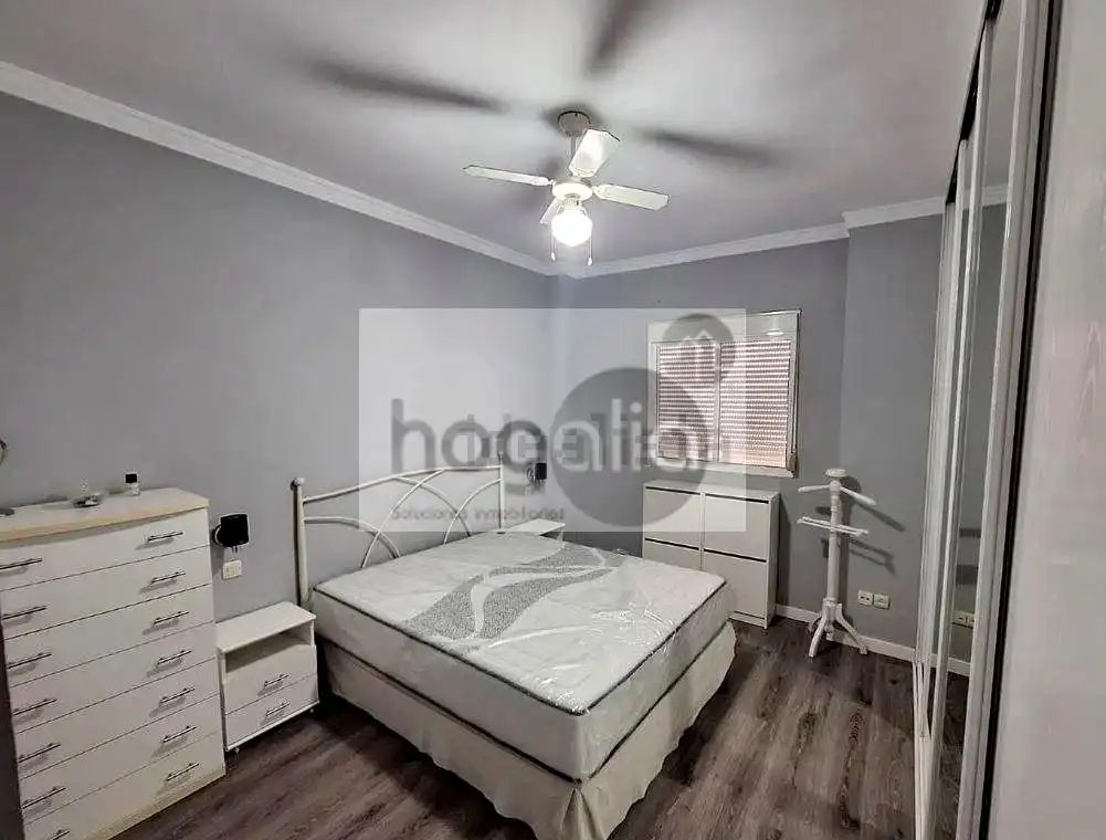 Bedroom of Flat for rent in Sevilla  with Air Conditioner, Furnished and Community pool