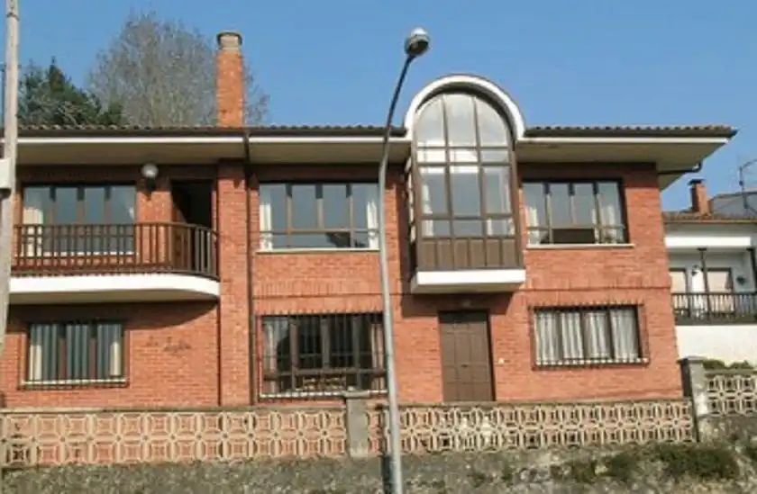 Vista exterior de Apartamento de alquiler en Llanes con Jardín privado, Terraza y Amueblado