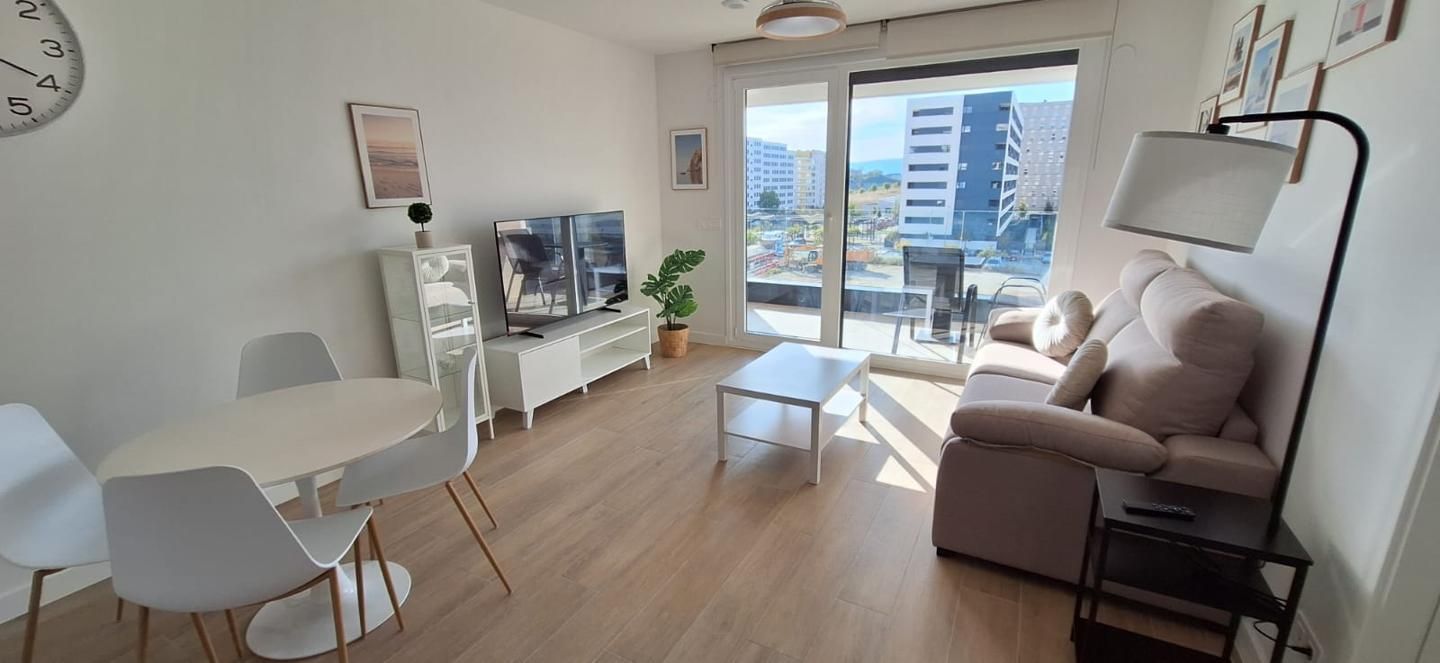 Living room of Flat to rent in Huarte / Uharte  with Heating, Terrace and Furnished