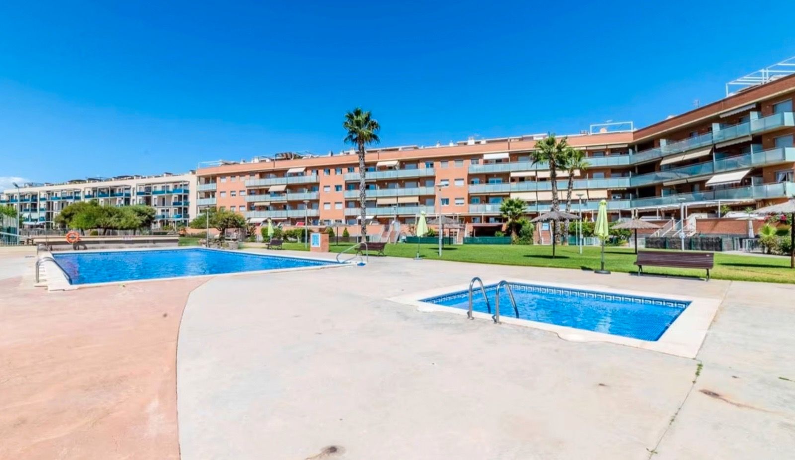 Piscina de Piso en venta en Cubelles con Aire acondicionado, Calefacción y Trastero