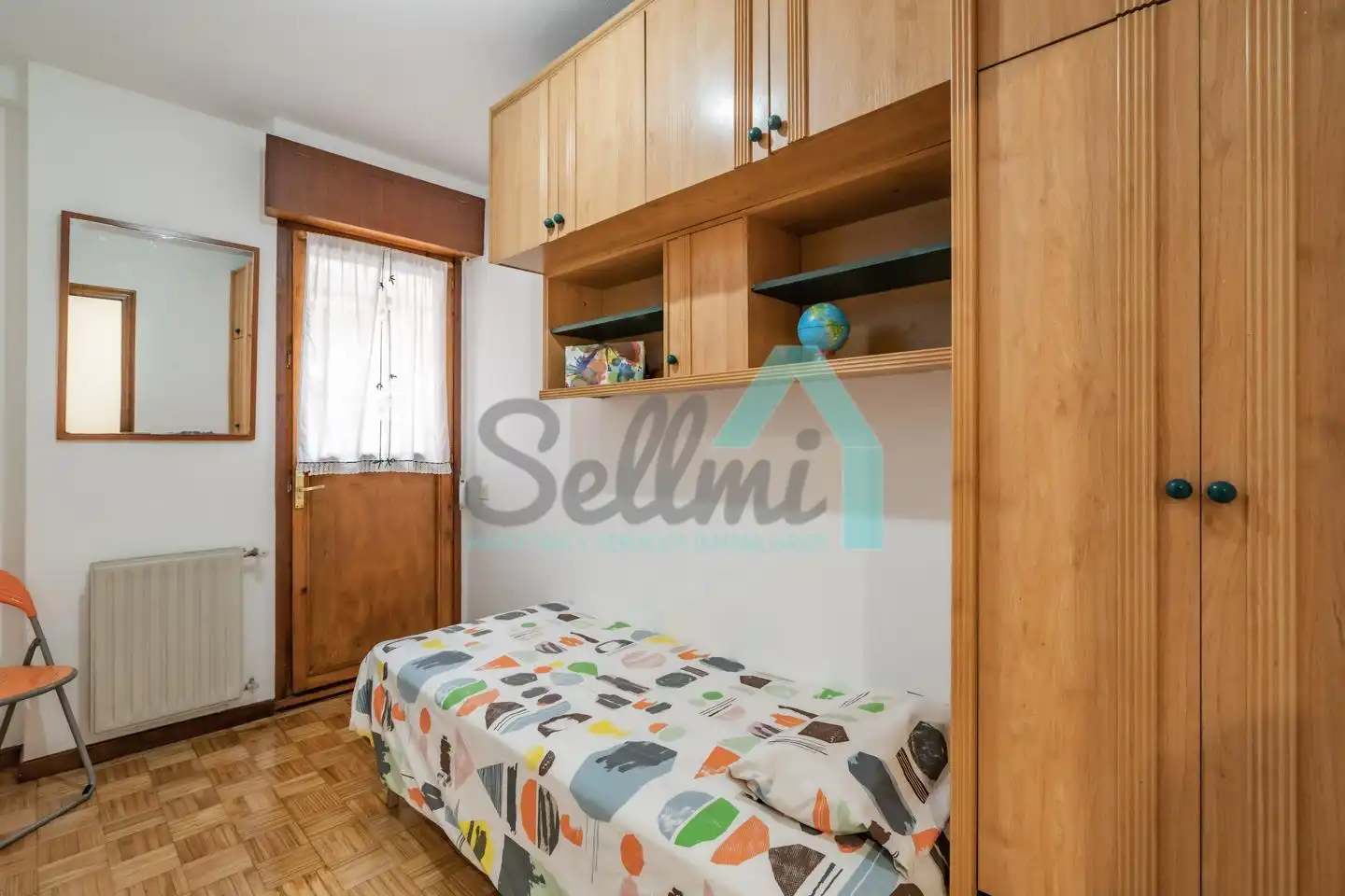 Habitación de Piso de alquiler en Oviedo  con Calefacción, Parquet y Terraza