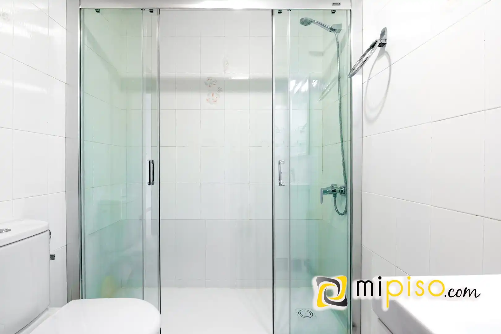 Baño de Piso en venta en Arnuero con Calefacción, Terraza y Amueblado