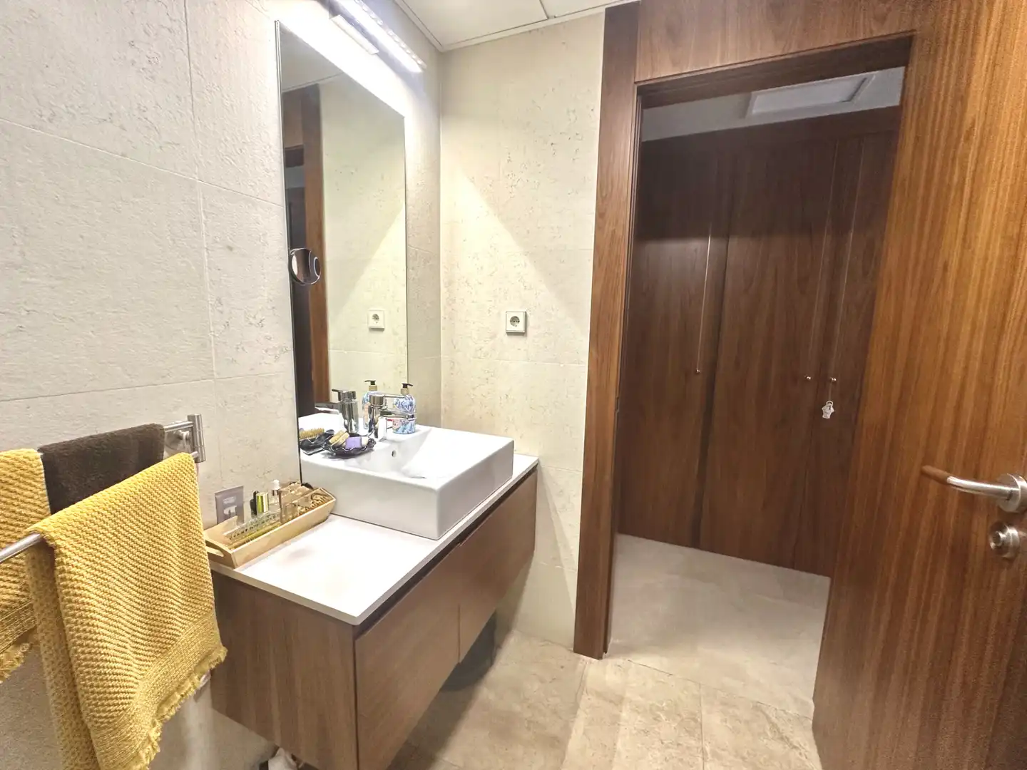 Bathroom of Flat for sale in Madrid  with Air Conditioner, Heating and Storage room