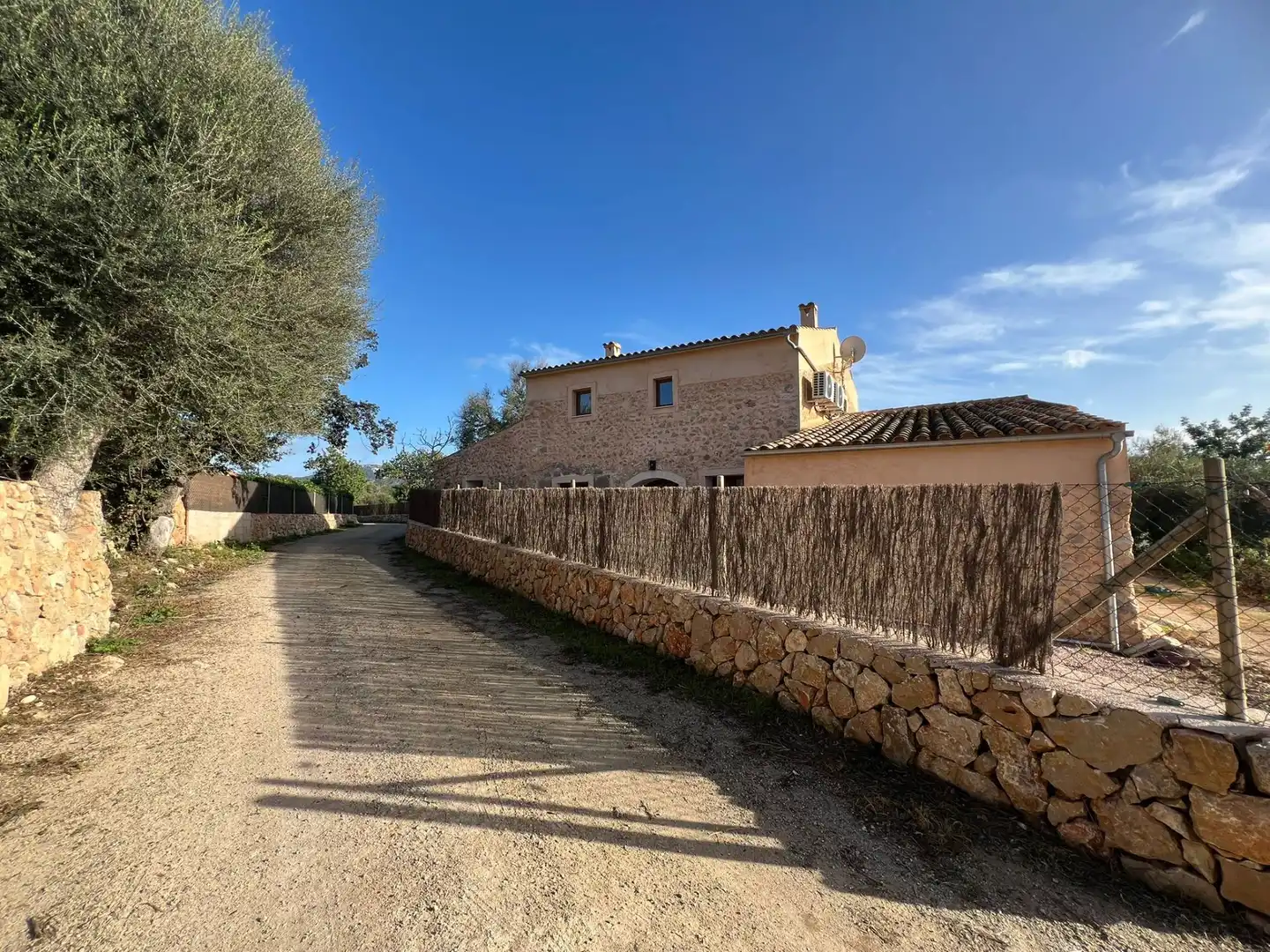 Vista exterior de Finca rústica de lloguer en Felanitx amb Calefacció i Moblat