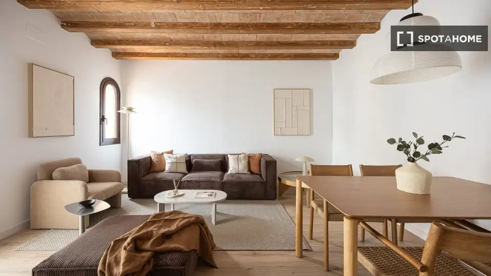 Flat with terrace to rent in Ciutat Vella, imagen 2