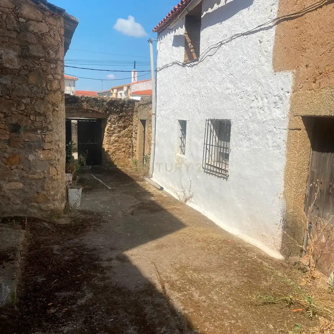 Vista exterior de Apartamento en venta en Plasenzuela con Lavadora, Microondas y TV