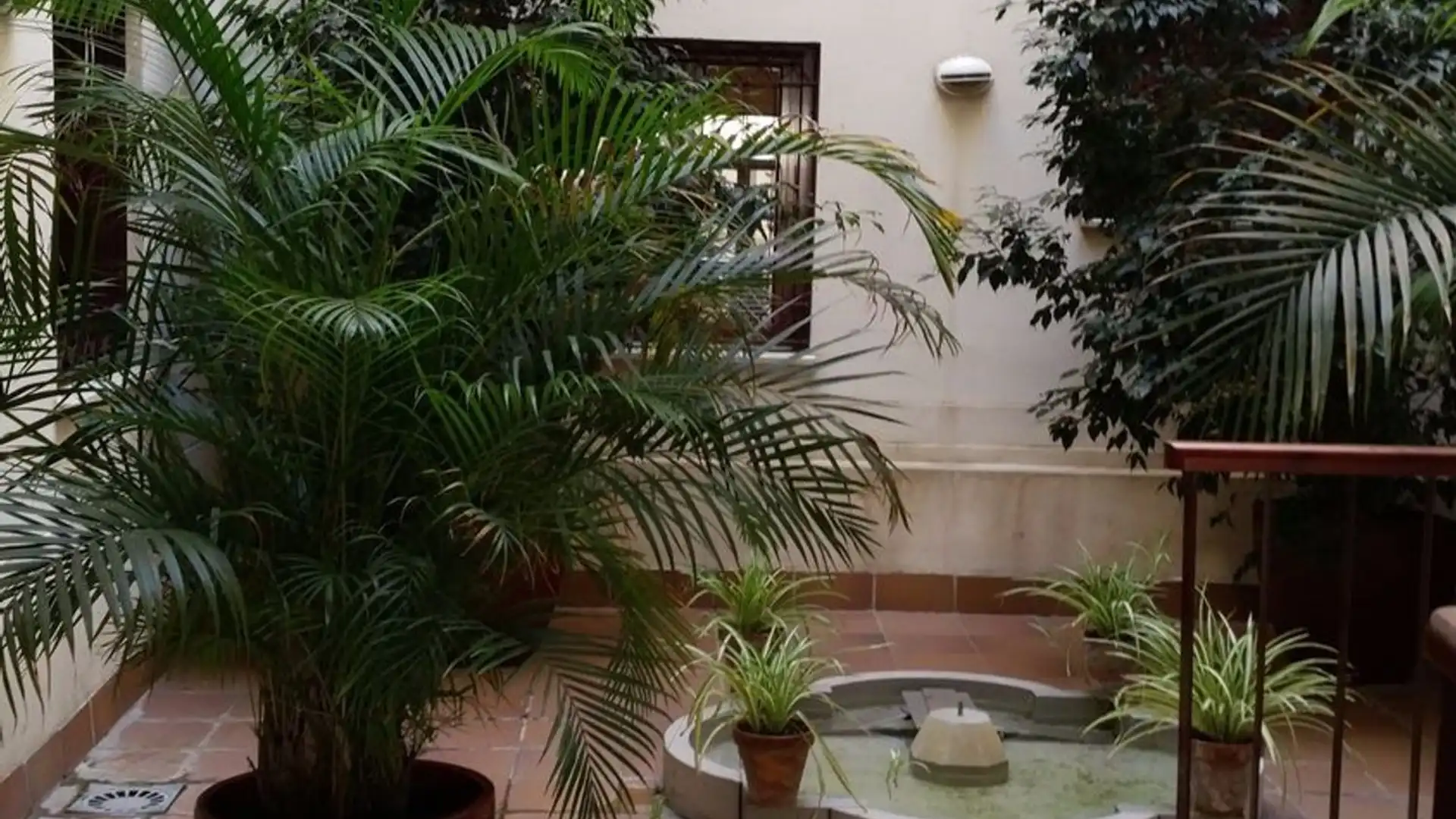 Jardín de Piso de alquiler en  Sevilla Capital con Aire acondicionado