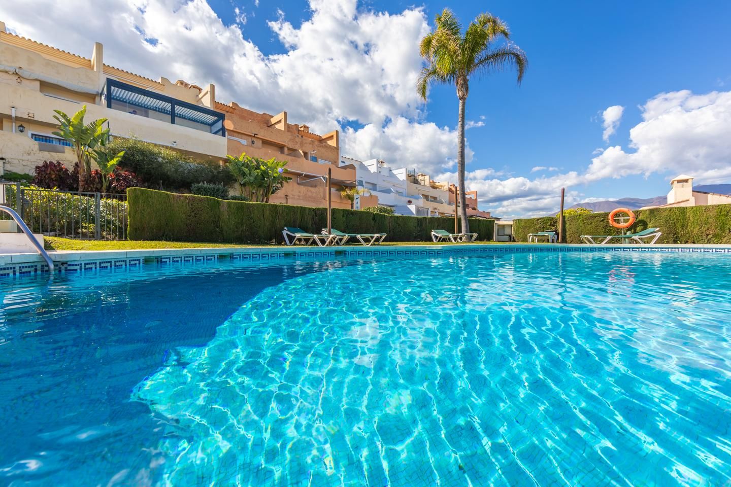 Piscina de Apartament en venda en Casares amb Aire condicionat, Terrassa i Piscina comunitària