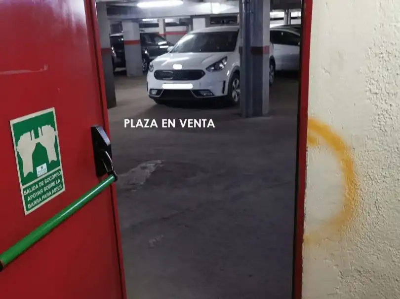 Parkplatz von Garage zum Verkauf in Madrid mit Alarm