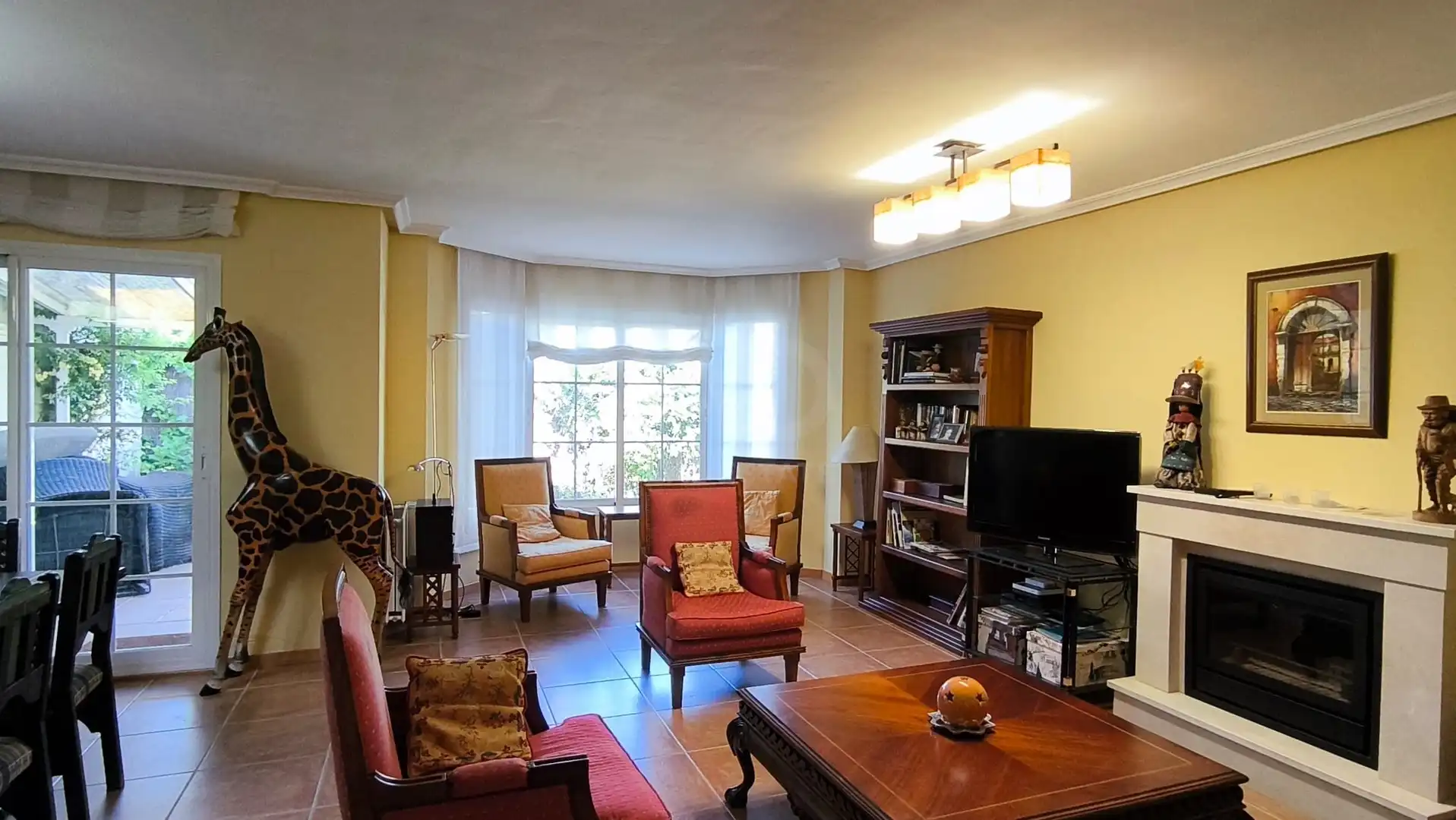 Living room of Detached homes for sale in Aranjuez  with Air Conditioner and Heating