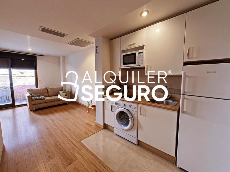 Cocina de Estudio de alquiler en  Madrid Capital con Aire acondicionado