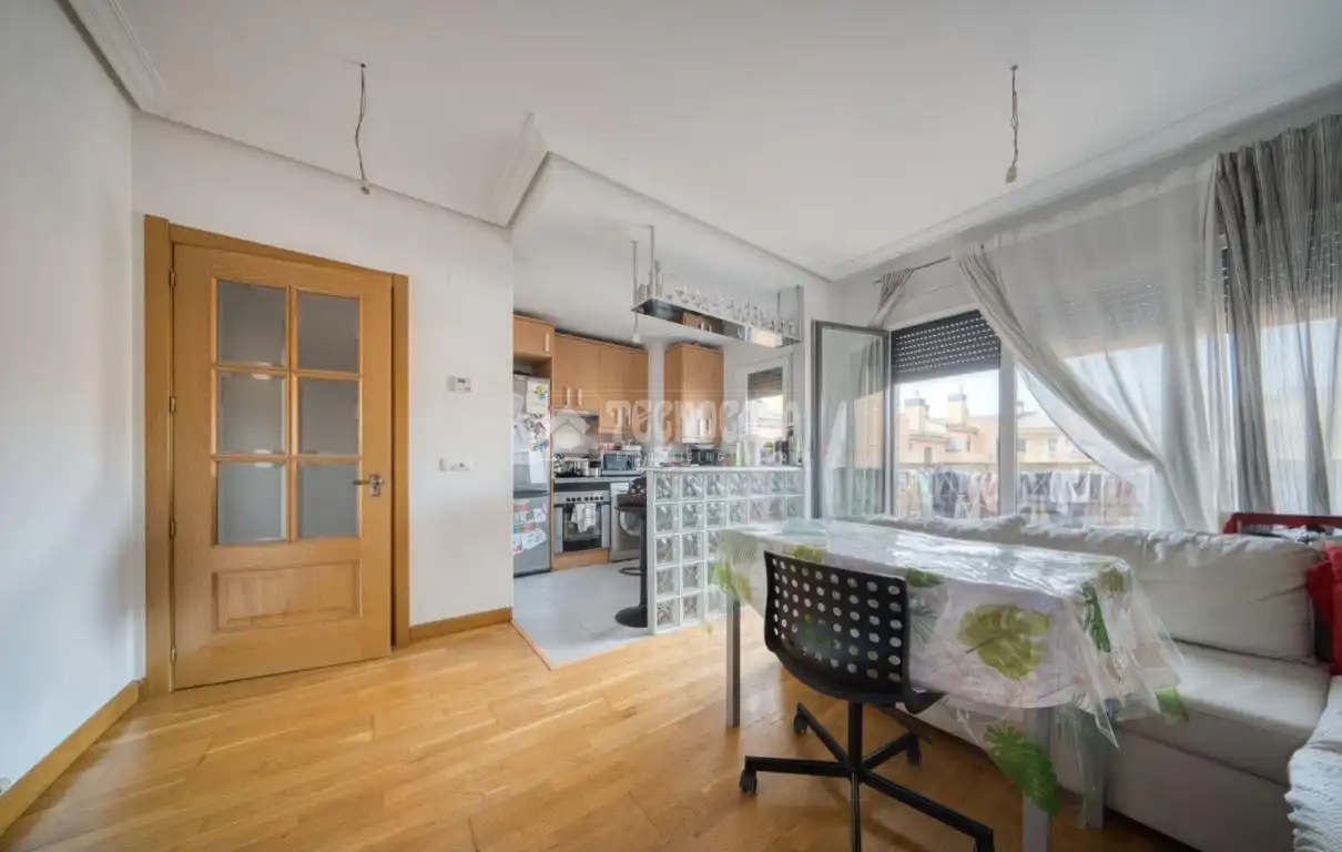 Cocina de Piso en venta en Arroyo de la Encomienda con Terraza, Trastero y Piscina comunitaria