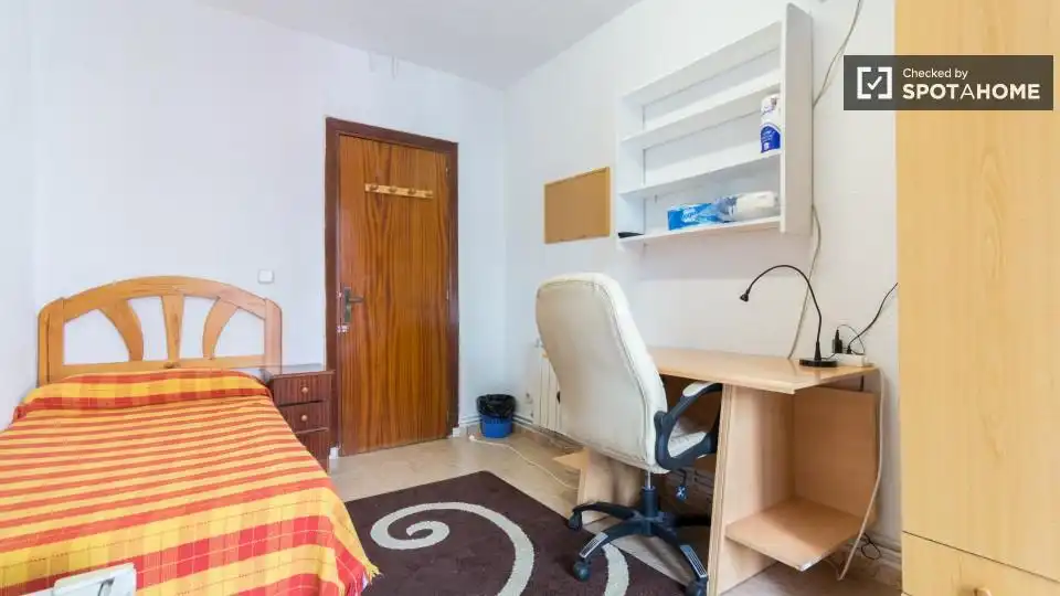Room in Universidad - Malasaña