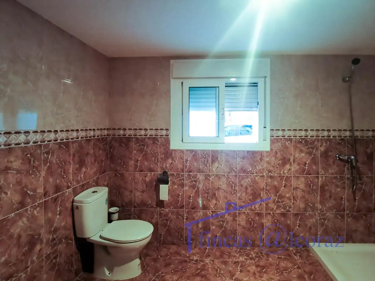 Bany de Casa o xalet en venda en Tardienta amb Jardí privat