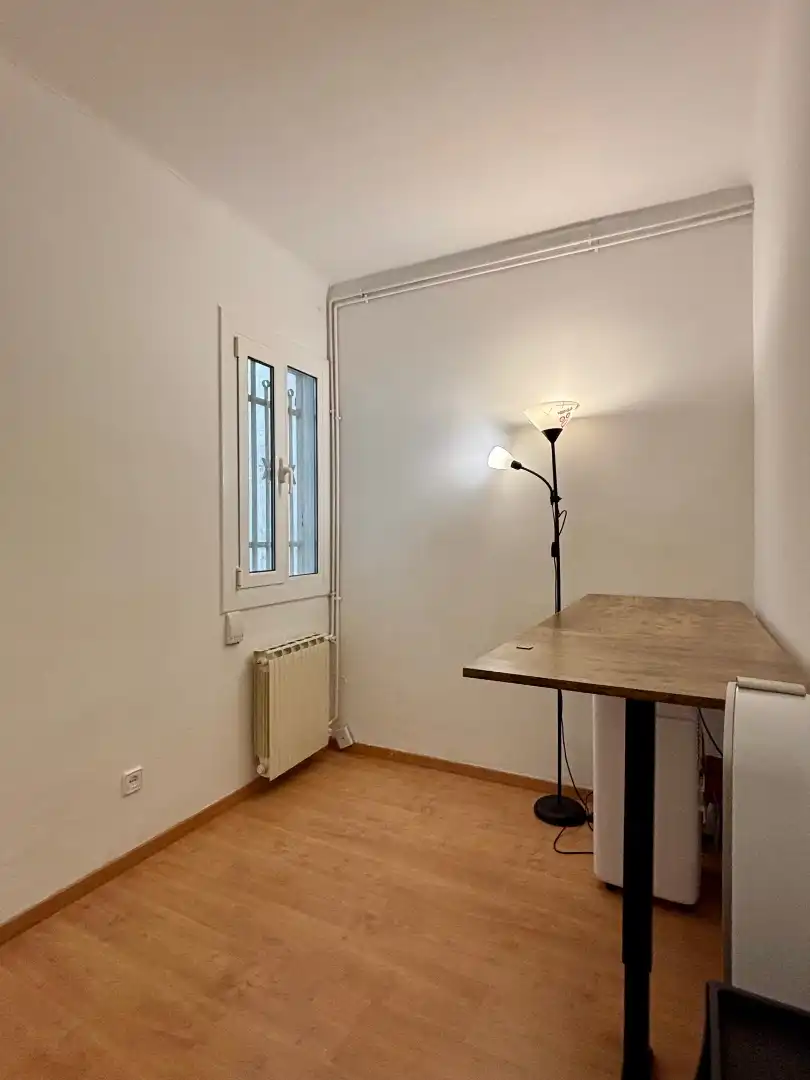 Schlafzimmer von Dachboden zur Miete in Barcelona mit Klimaanlage, Heizung und Parkett