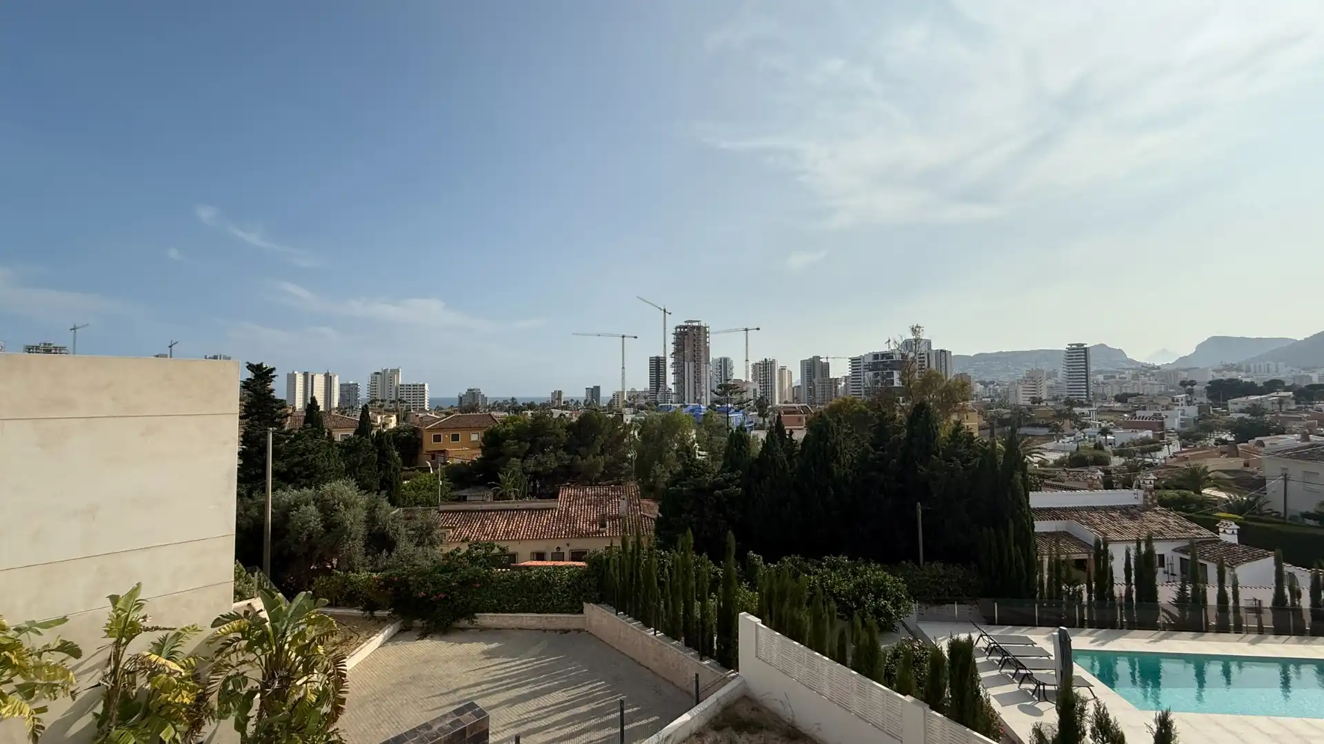 Vista exterior de Casa o xalet en venda en Calpe / Calp amb Aire condicionat, Calefacció i Jardí privat