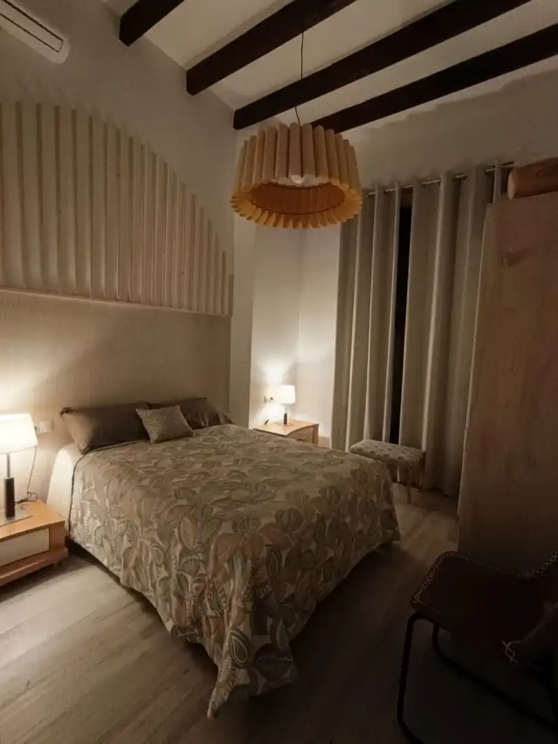 Schlafzimmer von Erdgeschoss zum Verkauf in Mataró mit Klimaanlage, Heizung und Privatgarten