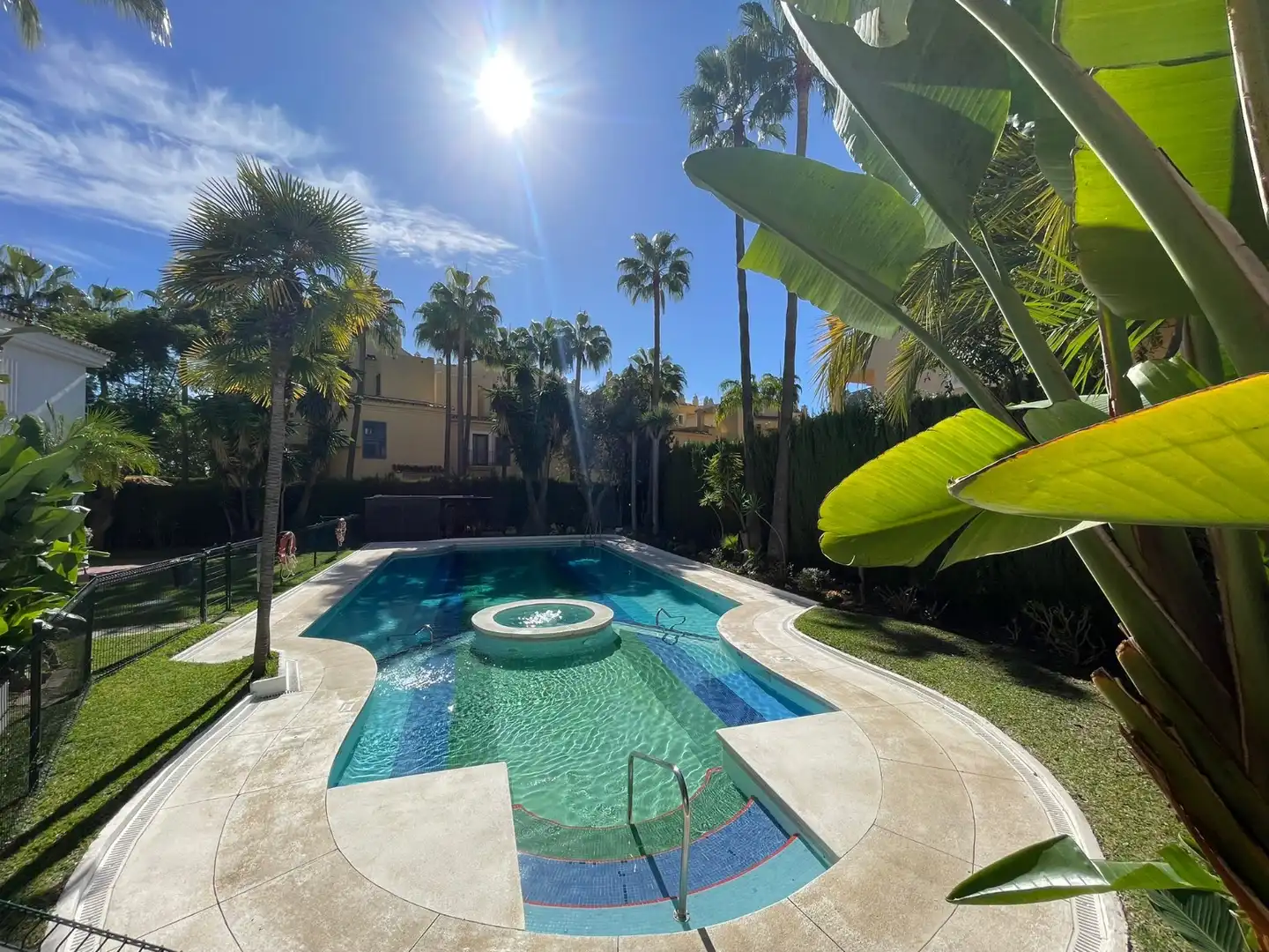 Piso con piscina en venta en Milla de Oro, imagen 25