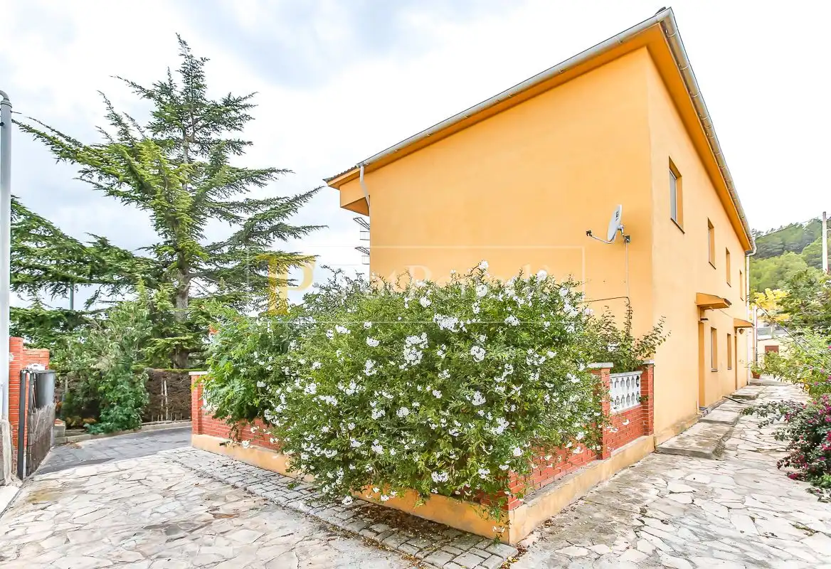 Garden of Houses for sale in Torrelles de Foix  with Air Conditioner, Heating and Private garden
