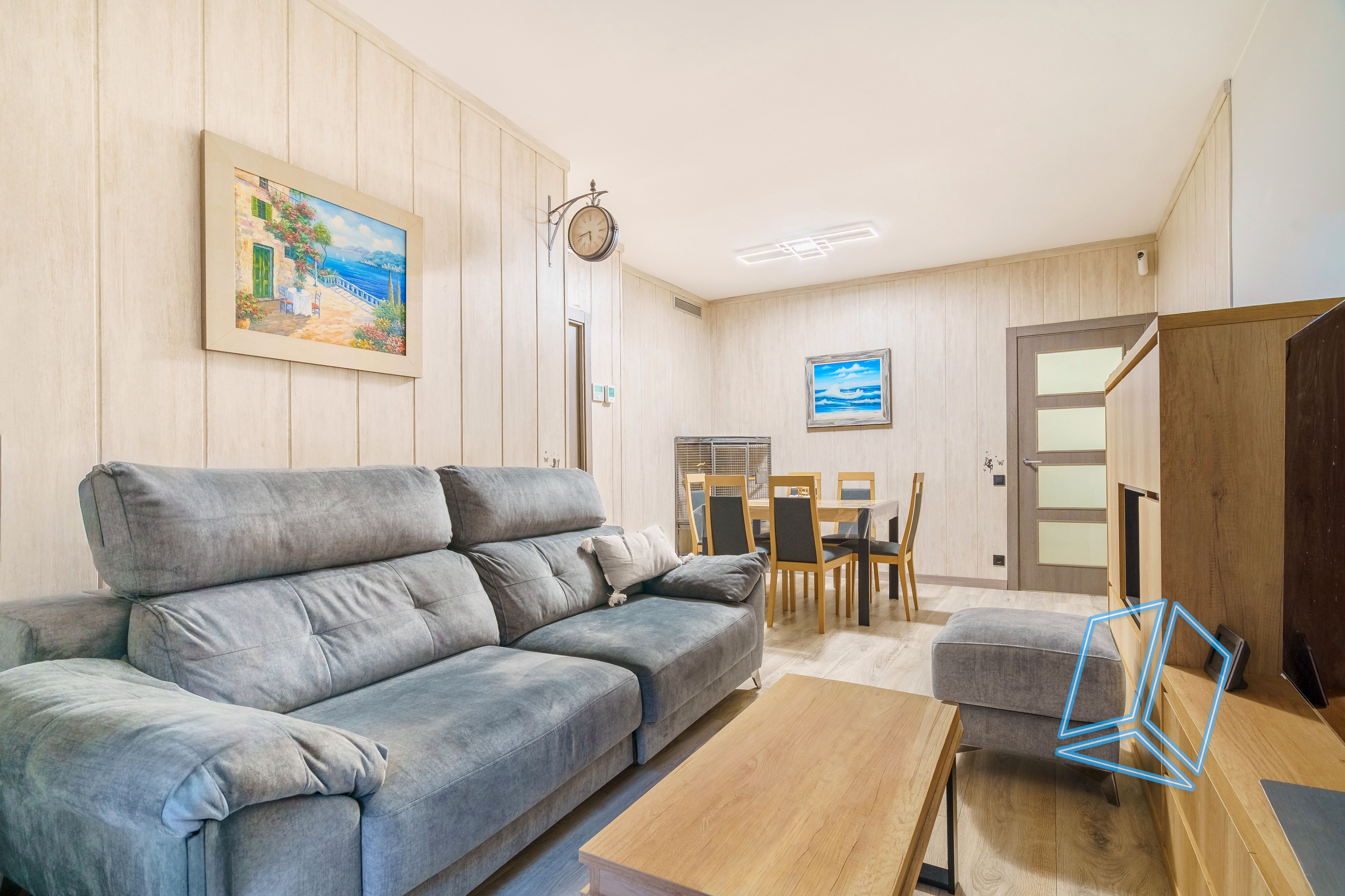 Sala de estar de Piso en venta en  Barcelona Capital con Calefacción y Balcón